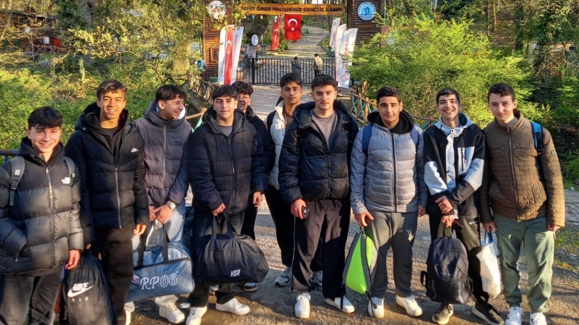 أفضل 17 مدرسة إعدادية وثانوية حكومية في إسطنب...