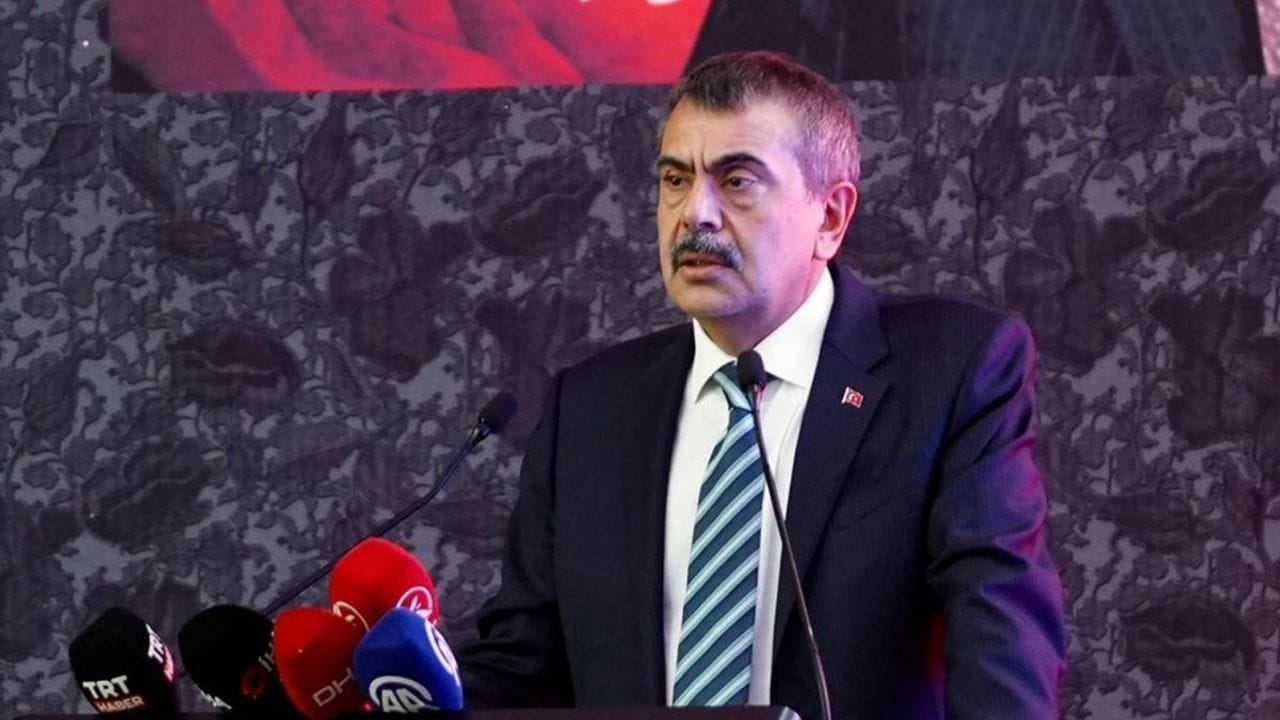 هل يتم إلغاء العطل القصيرة (Ara Tatil)؟